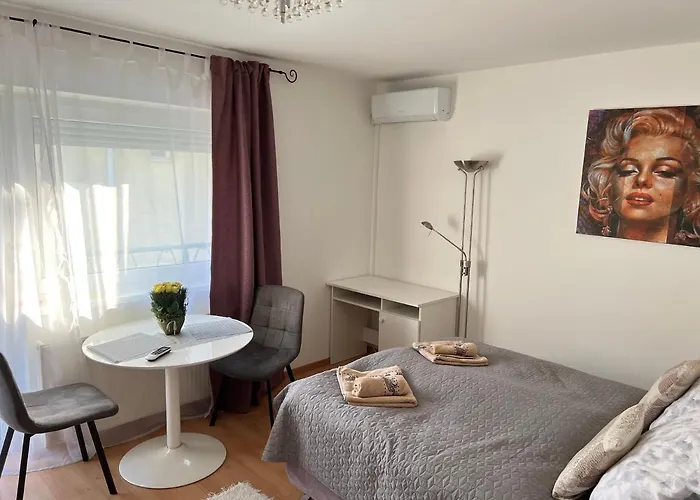 Monro Apartment Heviz